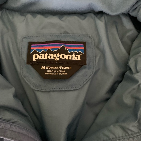 Patagonia women’s puff jacket - Picture 3 of 3